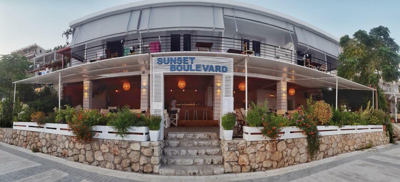 צ'פרו Sunset Boulevard Rooms מראה חיצוני תמונה